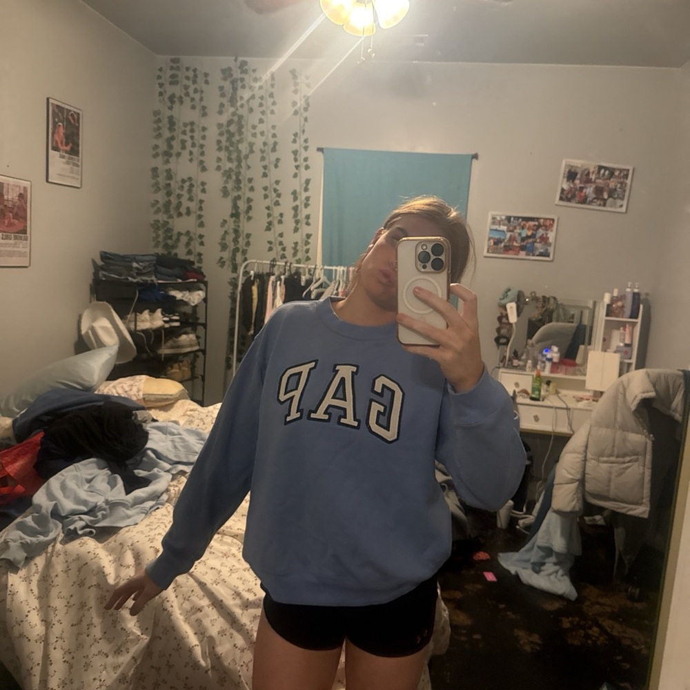 GAP Women's Light Blue Crew Neck Sweater